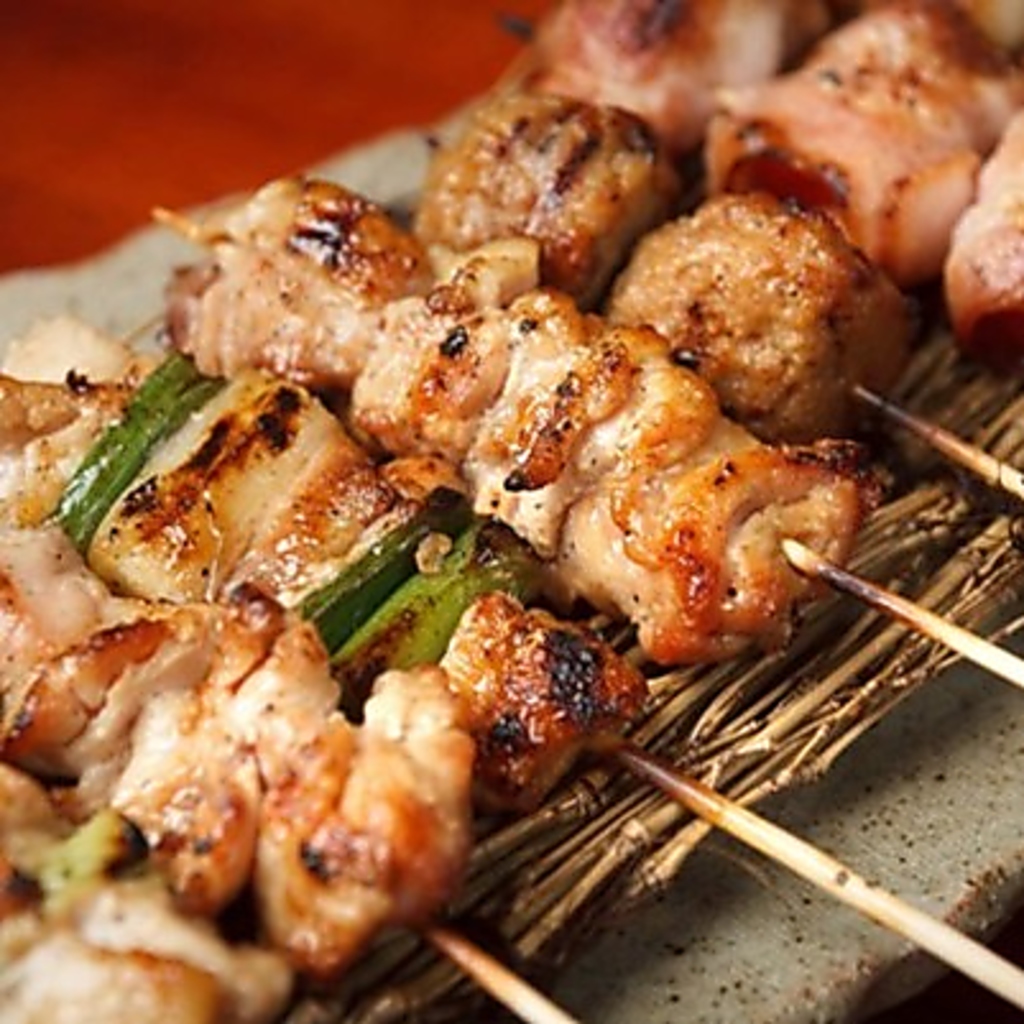 柔らかくジューシーな焼き鳥☆おまかせ5種盛り、10種盛りもご用意しています。