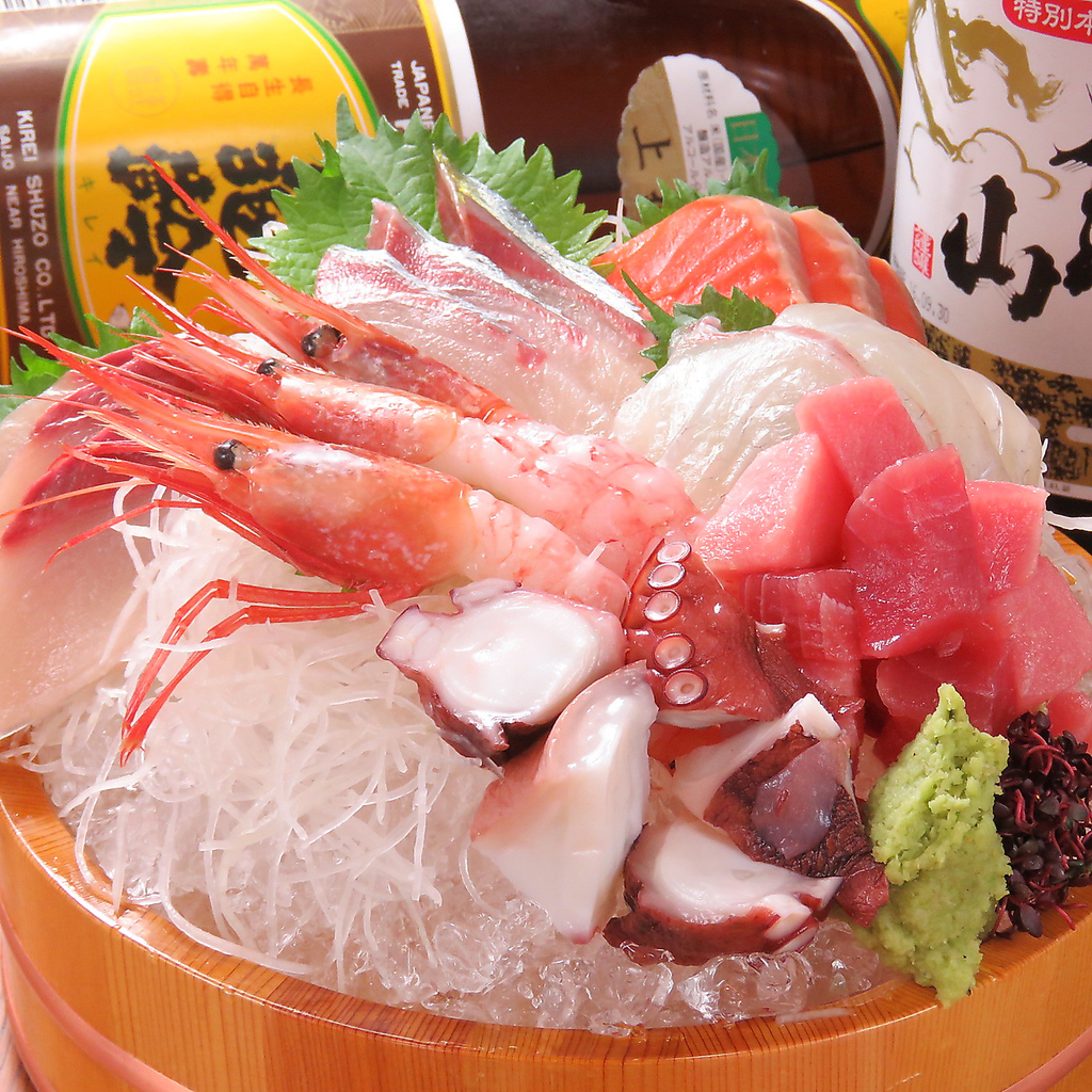 【まぐろ升盛り】や【本日のお刺身氷山盛り】など自慢の海鮮メニューも豊富にご用意！