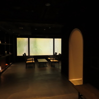 白と黒のコントラスト◎モダンで洗練された内装♪