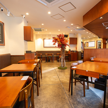 サウィ食堂 神戸三宮店の雰囲気1