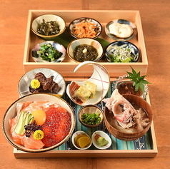 新鮮な海の幸を堪能！美らマグロ丼や特選うおたむ丼♪