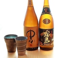 【オススメメニュー(4)】 「厳選の日本酒・焼酎」 お肉に合う厳選の日本酒や焼酎を取り揃えております。日本酒は新潟や石川から取り寄せた純米酒。焼酎は芋・麦・紫蘇・米と、豊富なお取り揃え。お好きな一杯をお選びください♪◎忘年会のご予約も承っております◎