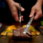 【フルサービス】お肉は全てスタッフがお焼きします