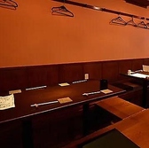 全席喫煙可能となっております。途中で抜けることなく料理やお酒とともにお楽しみいただけるので、お煙草を吸われる方も気兼ねなくお過ごしいただけます。