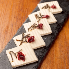 クリームチーズの梅昆布乗せ