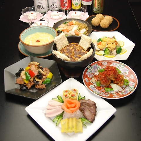 異国のおしゃな店内で絶品中華料理を堪能できる♪団体様も歓迎！