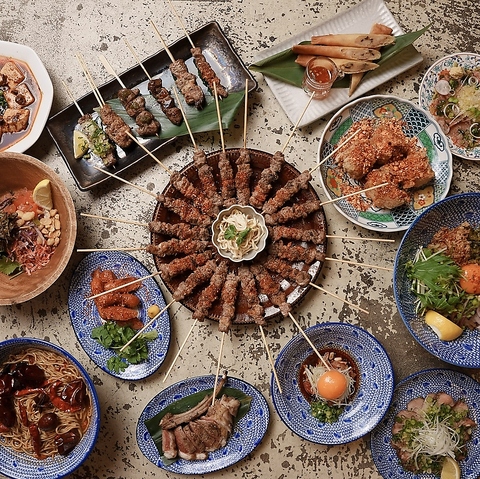 《三宮(兵庫)の居酒屋》こだわりのスパイスを使ったラム肉料理×オーガニックワイン