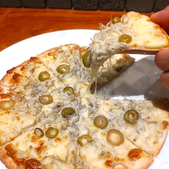 土佐しらすとチーズのハニーピッツァ Whitebait and cheese honey pizza