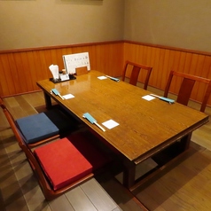 ゆったり座れる掘り炬燵♪広々とした掘り炬燵になっております。