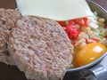 料理メニュー写真 ハンバーグ・チーズ玉