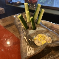 目に楽しいこだわりのお皿