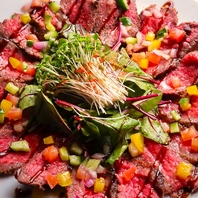 ボリューム満点な肉料理！
