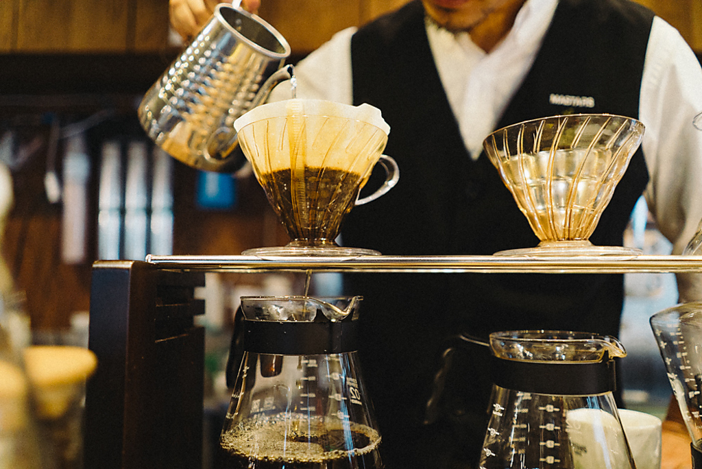 1杯1杯ずつ淹れていくハンドドリップコーヒー