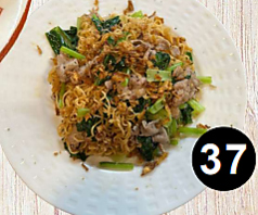 37　牛肉炒めの焼きそば