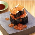 料理メニュー写真&nbsp;こぼれイクラのサーモン巻き