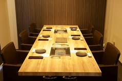 ２階はすべて完全個室。こちらはテーブルの完全個室です。