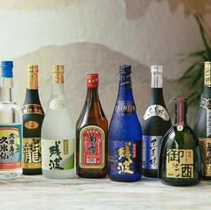 『本場の沖縄の泡盛、飲み比べできます!』