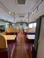 電車の中で宴会！？