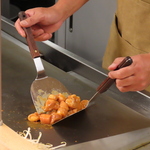 当店自慢の絶品牛ホルモンや牛タンウインナーなどの焼きたて鉄板料理がおすすめ☆ぜひご賞味ください