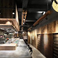 心温まる空間で楽しむ串料理。心地よい大人のひとときを