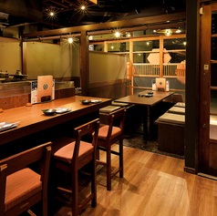 趣ある「和」空間は、少人数での飲み会やご家族とのお食事にも最適。刈谷での夜ごはんは刈谷駅から「徒歩1分」の個室 くずし肉割烹 轟～TODOROKI～へ。