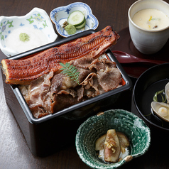 神戸牛すき焼き風と2色うなぎの合いのせ弁当