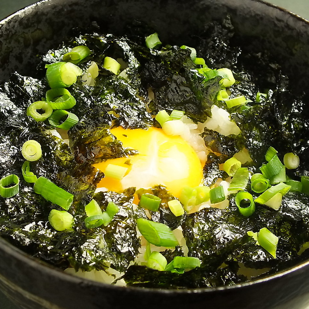 〆にもピッタリ♪ご飯物はTKGやお茶漬け、丼、特製おにぎり、こだわりラーメンをご用意しています！