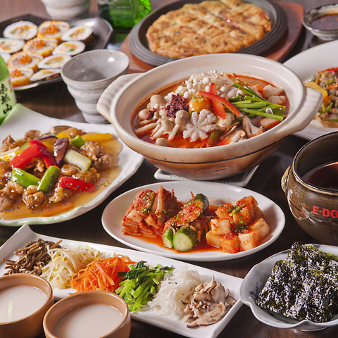 広瀬川沿いで本場韓国料理が味わえる！ 70名まで宴会できる広いスペース有ります。