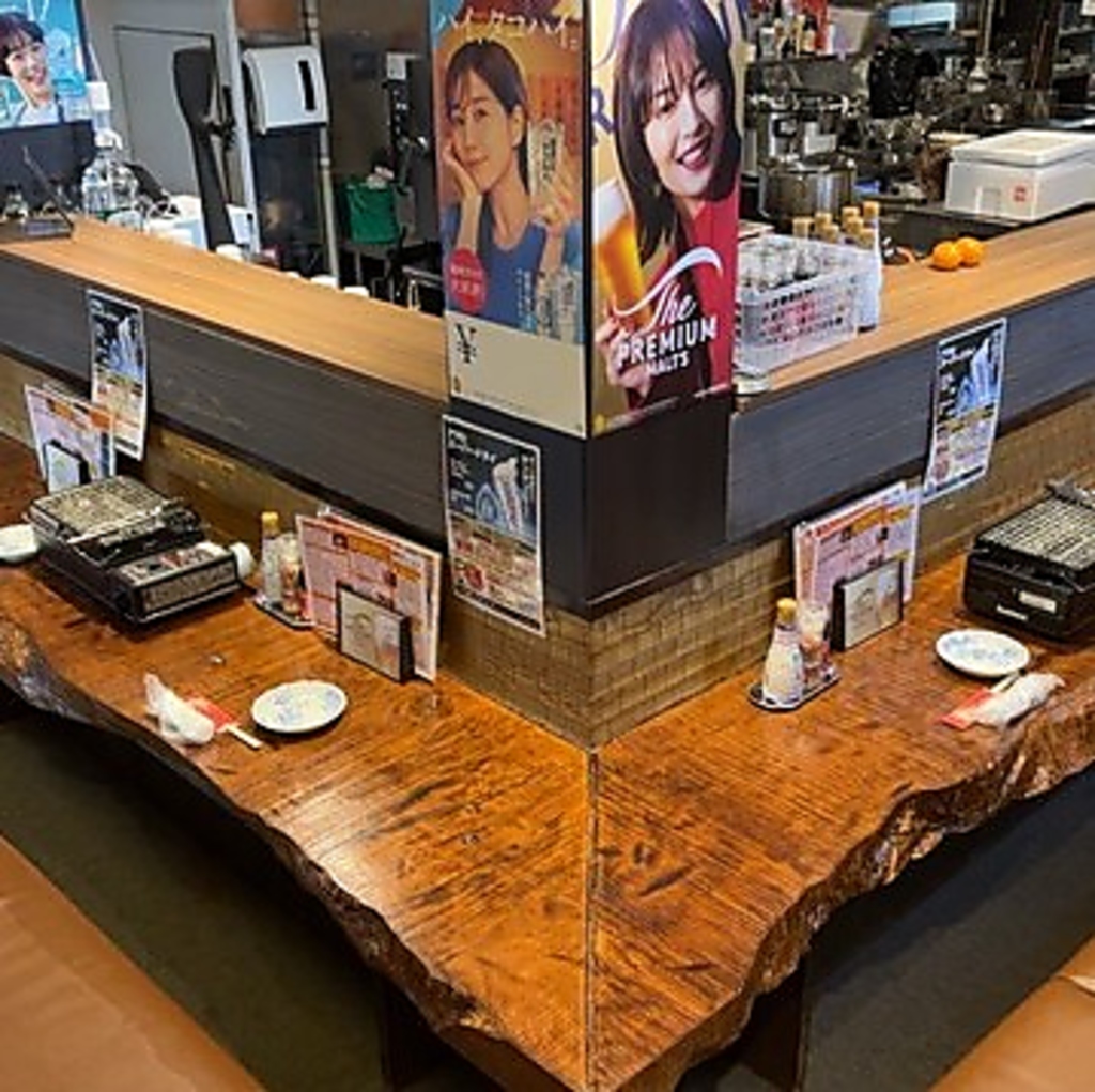 お一人様でも気軽にお過ごしいただける落ち着いた雰囲気のカウンター席。お仕事帰りやデート利用に◎