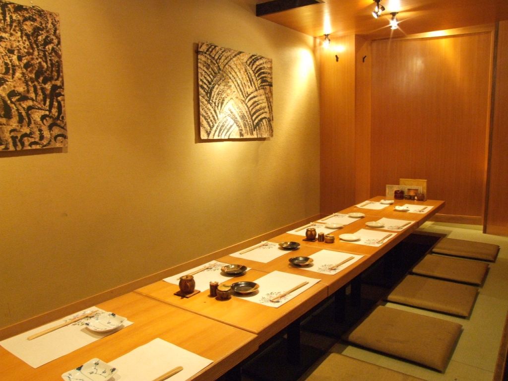 接待や会社宴会、女性同士での飲み会や、ゆったりデートにも最適な落着いた店内。歓送迎会にも◎