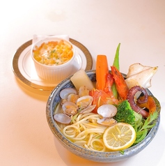 海の幸と季節野菜をふんだんに使ったのスープパスタ