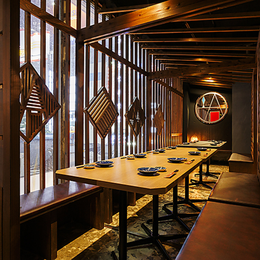 ●【～お外が見える～完全個室～月光の間～】：３～２０名●：洗練された空間が眩い寛ぎの完全個室。