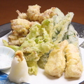 料理メニュー写真 ホタルイカと春野菜の天ぷら