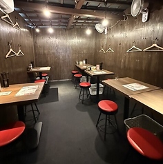 １Fテーブル席2名様×4席5名様以上も組み合わせ次第で可