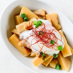 味付けメンマ　温玉のせ