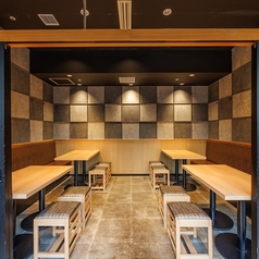 完全個室大小合計5部屋ご用意。6名様がけが全3部屋、他１２名、１８名、２０名、最大５０名収容可能完全個室ございます。【伏見/居酒屋/鍋/個室/飲み放題】