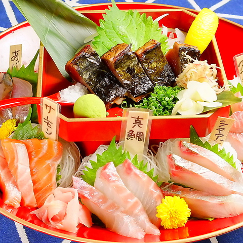 わら焼きとお刺身４点盛り等、かつをの名物料理をぜひ♪
