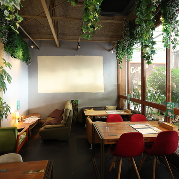Cafe restaurant aqua アクア 西宮本店の雰囲気1