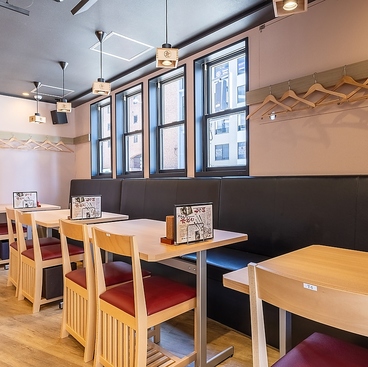 とり酒場 博多華善 かどの華善の雰囲気1