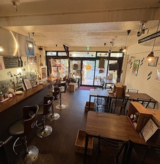 テーブル席は人数によって配置可能です。最大18名様可能ですのでご予約の際は、お電話にてご相談ください!