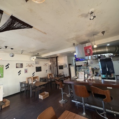 テーブル席は人数によって配置可能です。最大18名様可能ですのでご予約の際は、お電話にてご相談ください!