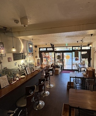 カウンター席は6席ご用意しております。お一人様大歓迎!!アニメトークしましょう!!