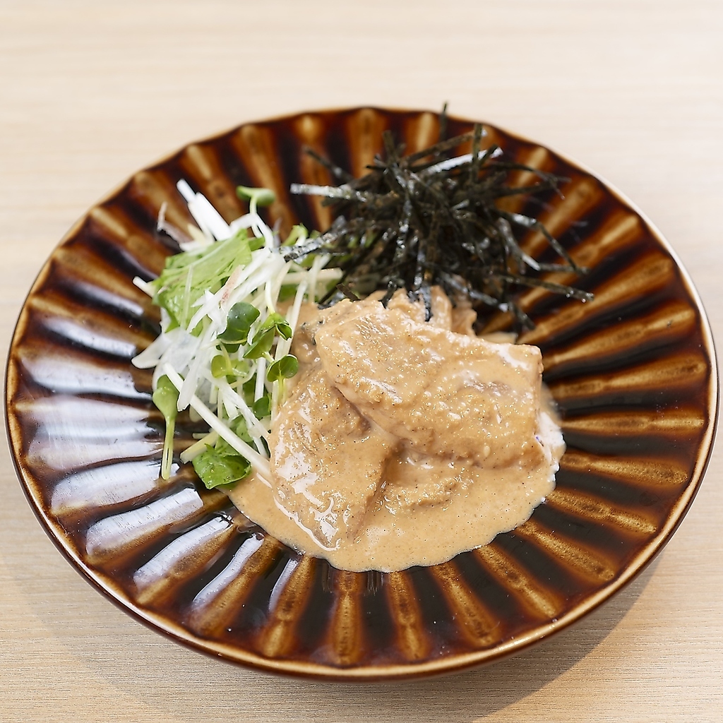 【博多名物】ごまサバや炙り明太子から博多豚骨ラーメンまで、こだわりの九州グルメが充実！