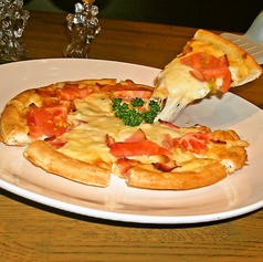 イタリアピザ（トマトとベーコン）の写真