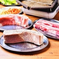 料理メニュー写真 【極厚切り】レア豚バラ肉サムギョプサル