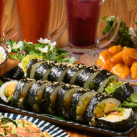《キンパ、トッポギ》など定番韓国料理を多数ご用意