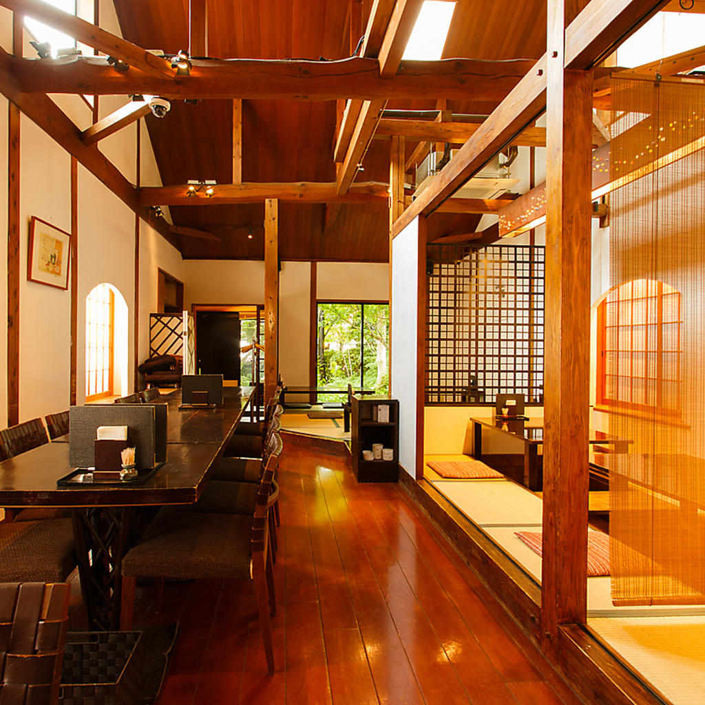 女性のお客様が多く、心落ち着ける空間。きっとここならみんなが満足してもらえるはず！