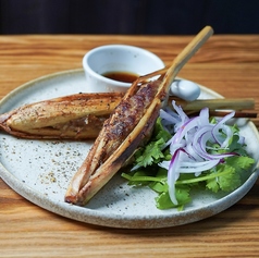 レモングラスに包まれた豚つくね ～エスニック風 パクチー添え～