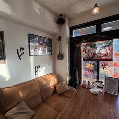 ソファー席は最大5名様でのご利用可能です。