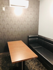★カラオケ★ジョイサウンドＭＡＸ2の加熱式タバコのお部屋。　ブラックを基調としたカッコイイお部屋です。